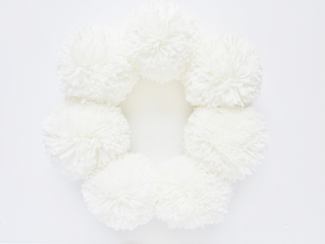 DIY Pom Pom Wreath