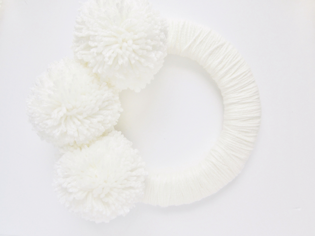 DIY Pom Pom Wreath