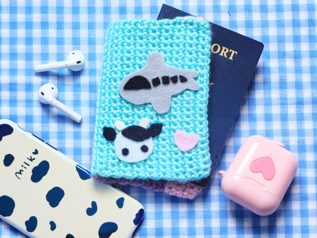 DESIGNbyBORI, DIY, crochet phone case kit, blue and autumn colors