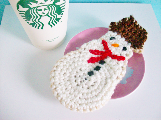Crocheted Starbucks Snowman Cookie