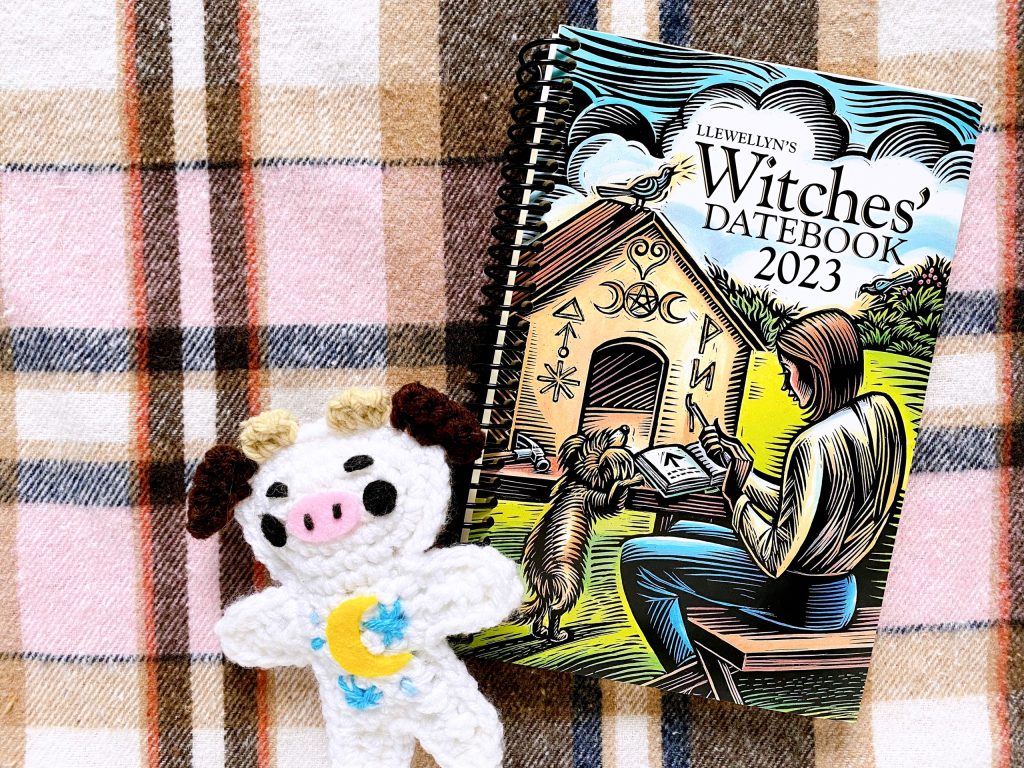 Llewellyn’s Witches’ Datebook 2023 ♥ Review